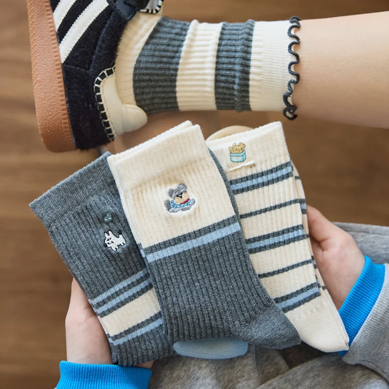 1 3 5 Paar Damen-Crew-Socken aus Baumwolle mit Cartoon-Hund-Stickerei, koreanischer japanischer Stil, Farbblock, gestreift, warme Socken mit mittlerer Wade