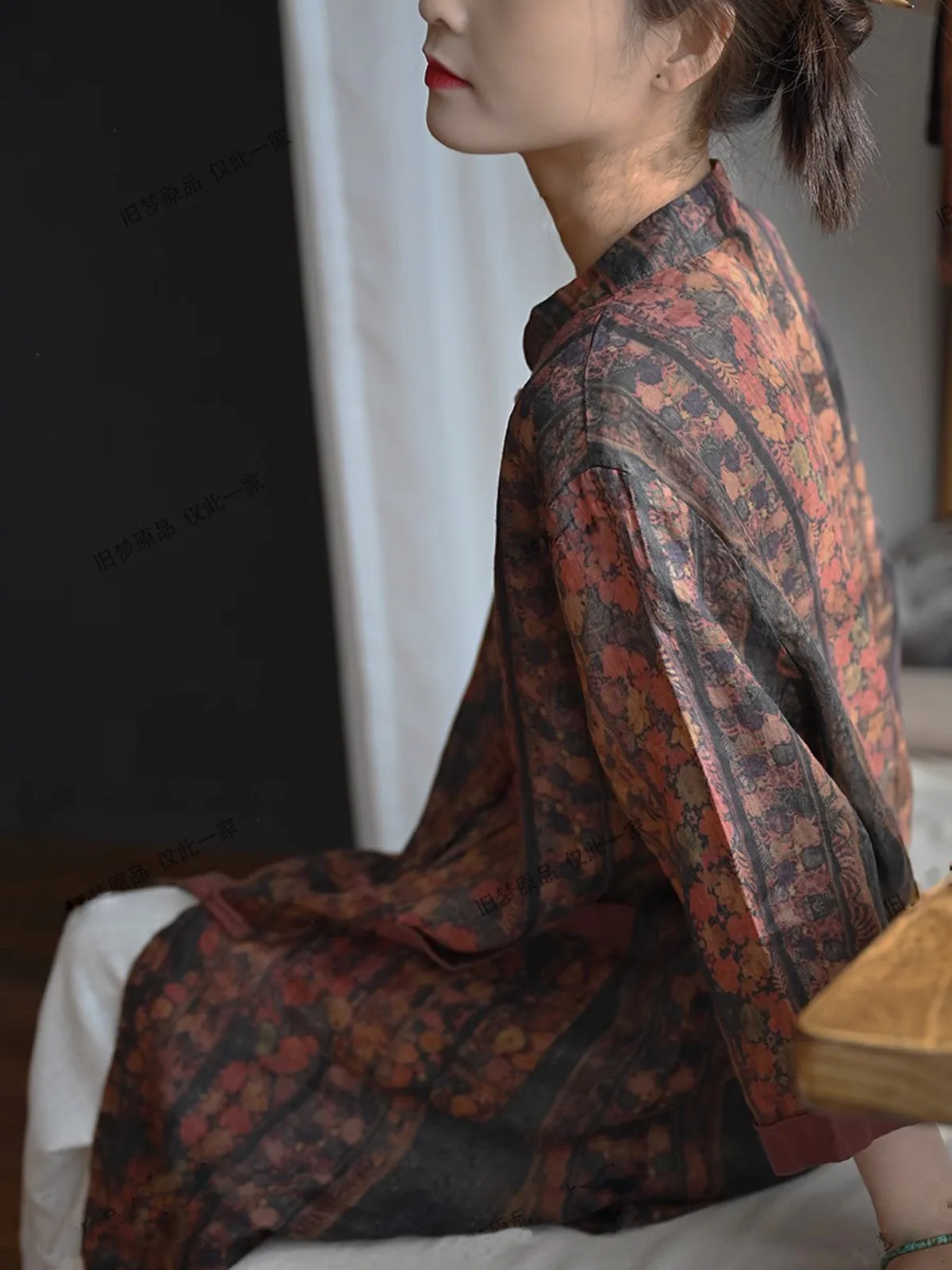 예술적 복고풍 얇은 라미 인쇄 중간 길이 셔츠 여성 중국 민족 스타일 개구리 단추 레저 태양 보호 탑 포켓