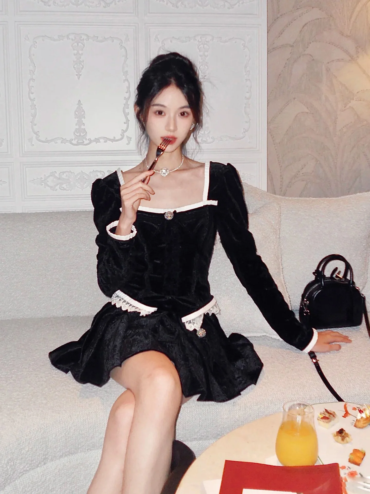 

JONIbyBEB Bla Swallow Heavy Embroidery Velvet Slim Fit Lace Patchwork Top Court Sle Diamond Button ort Outerwear