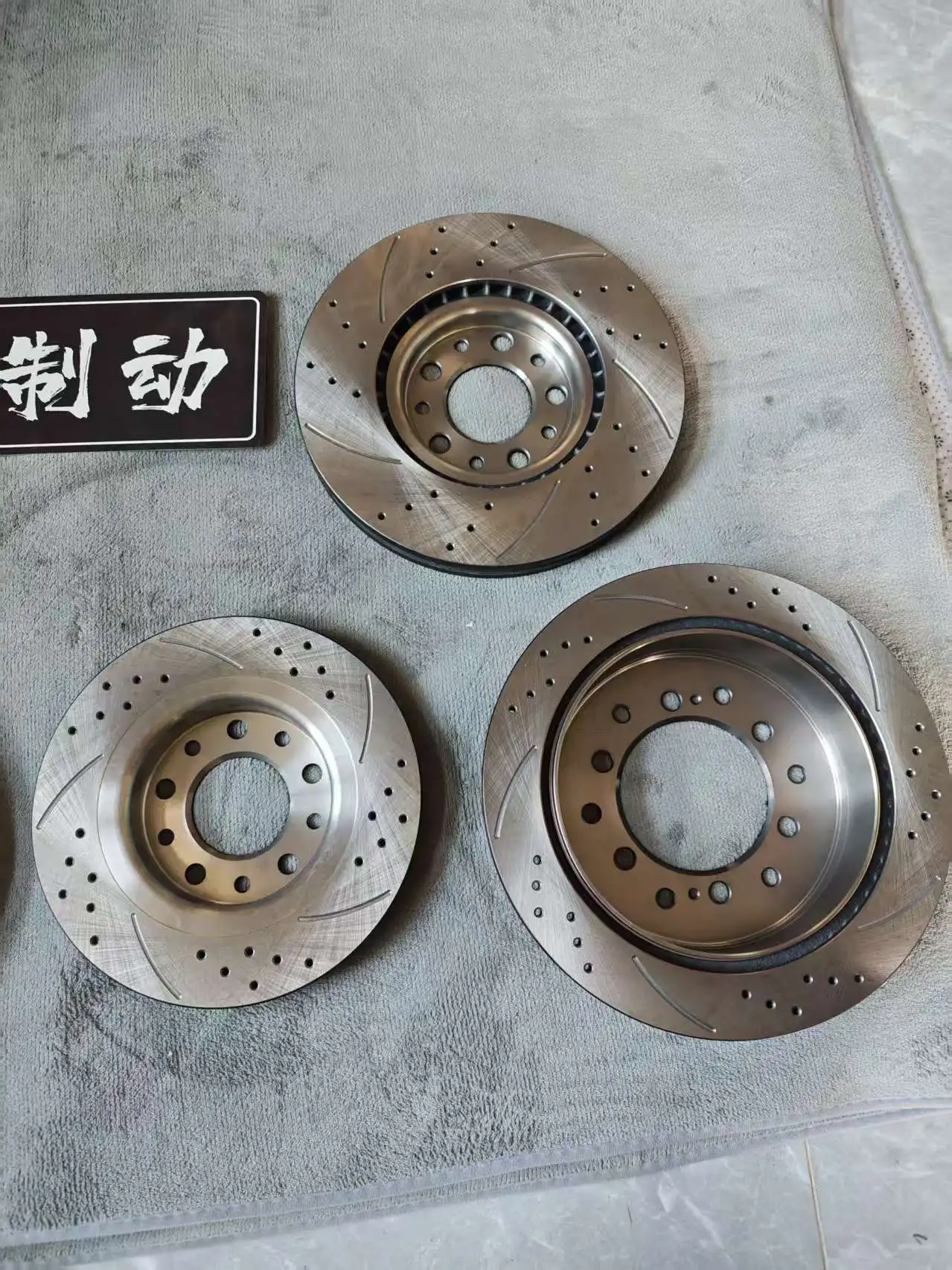 Perforating underlined Car Brake discs OE 40206-6W500 40206-4GA0A  40206-5NA0A 40206-1LA2B  for Infiniti QX4 QX50 QX55 QX56