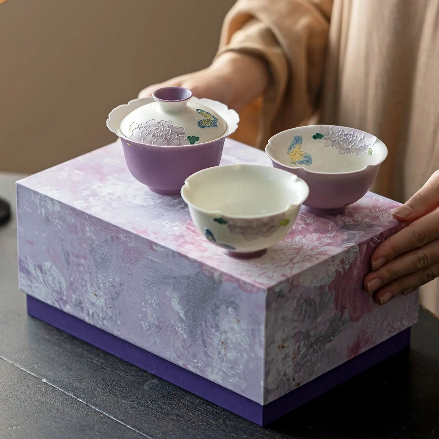 Handmade Underglaze Painted Gaiwan Two Cups Tea Set Gift Box Women Home Office Kung Fu Tea Ceramic Teaware