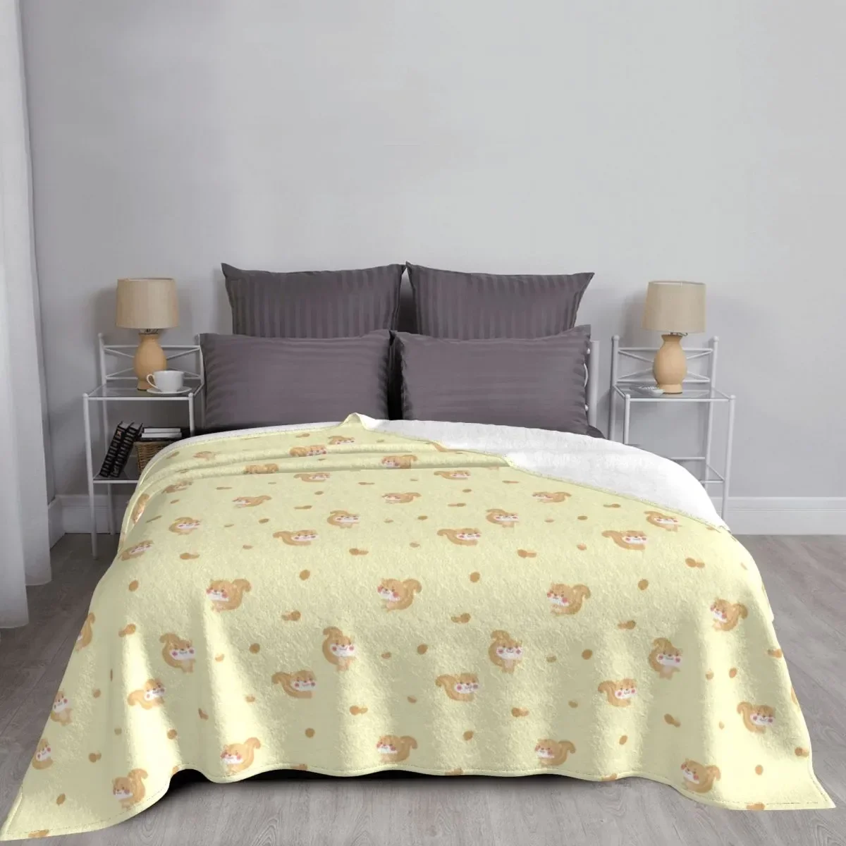 Funny Squirrel Blanket Flannel All Season Cute Animal Portable Super Warm Throw Blanket for Bed Outdoor Bedspread