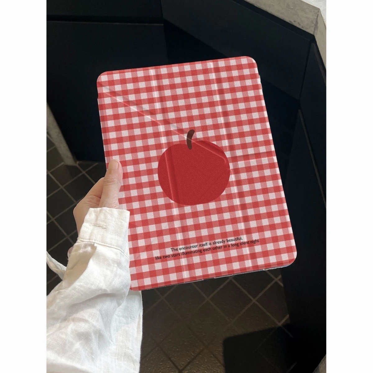 Ins Red Plaid Apple Cute Tablet Case For iPad Pro 11 12.9 13 A16 M2 M4 M3 M5 Shell 10.2 5/6/7/8/9/10/11th Mini Air 3 4 5 6 Cover