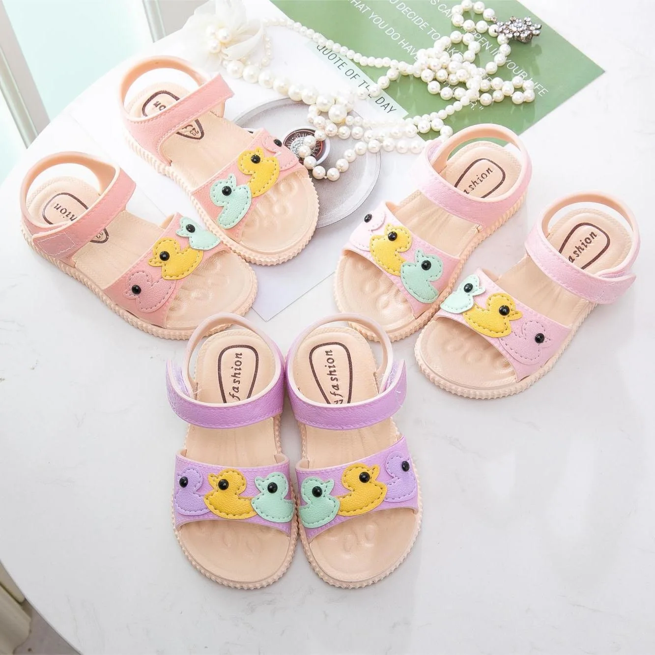 

2021 new girls sandals Baotou beach shoes 2-6 years old children non-slip soft bottom children's sandals non-slip summer sandals