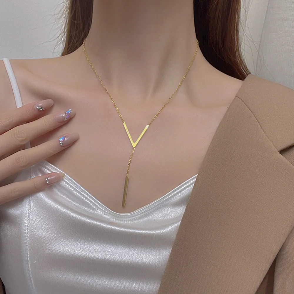 

Temperament V-shaped long pendant, simple necklace, women's versatile collarbone chain, niche design sweater chain wholesale