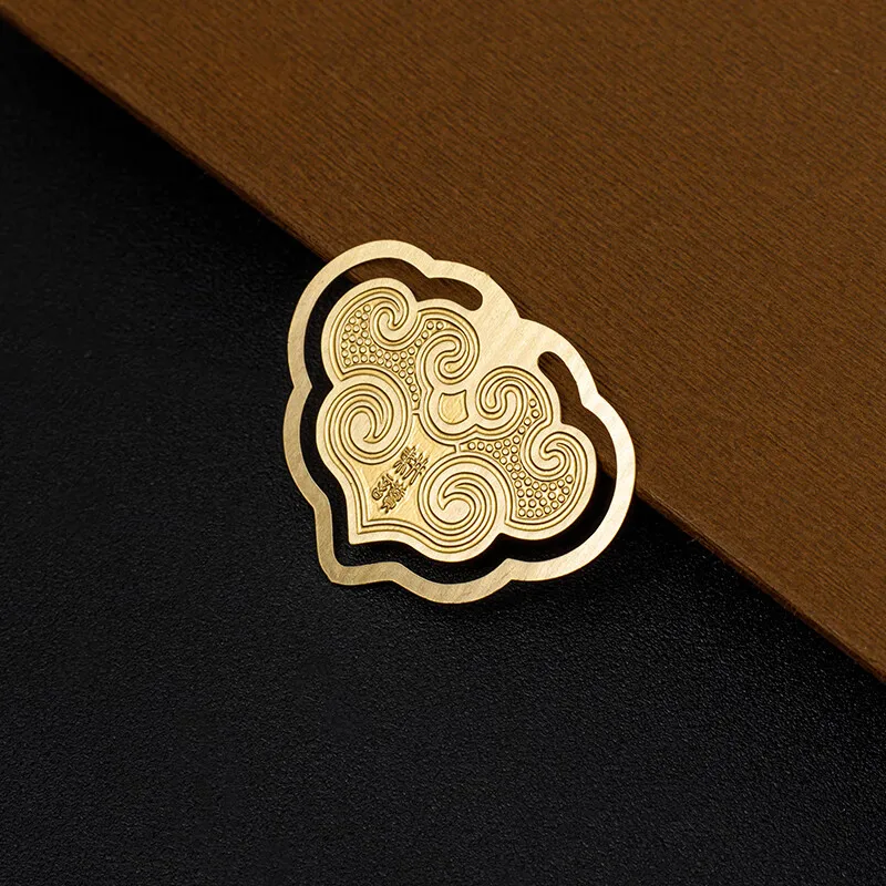 Подарок ко Дню учителя: элегантный набор закладок из китайской латуни с удачим узлом, художественный жетон: китайская латунная закладка и набор орнаментов