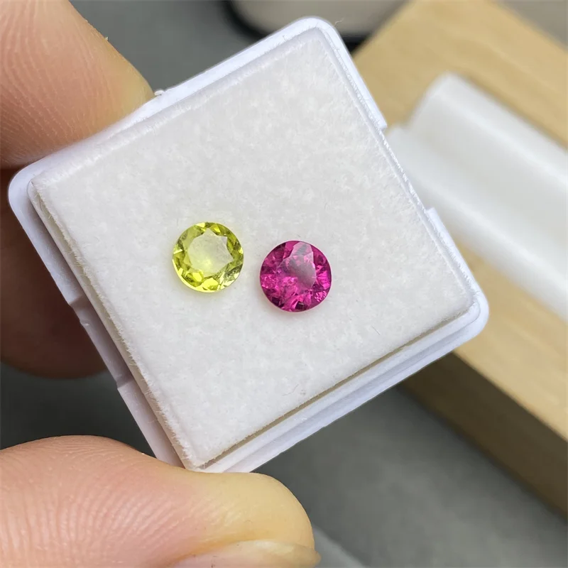 2 ラウンド 5 * 5mm 天然トルマリン原石、宝石重量 1.15 カラット、可愛くて雰囲気のある色