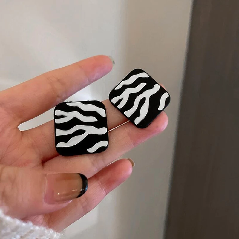 Artificial Leather Black And White Zebra Stripe Pattern Earrings Simple Geometric Design Square Round Jewelry Bijoux