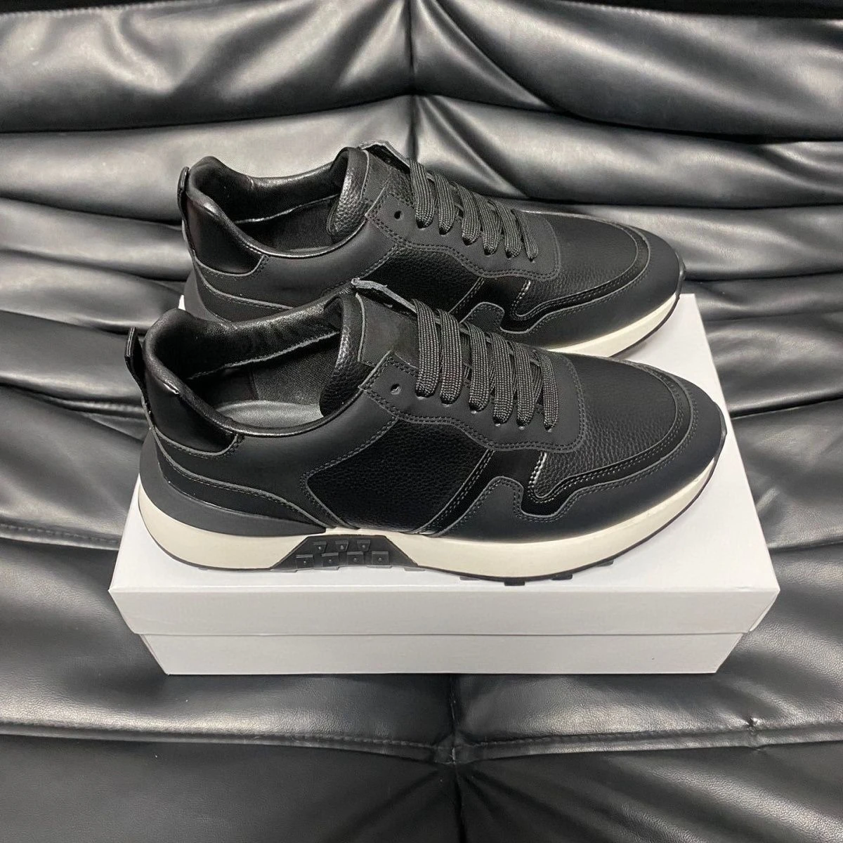 

2025 New Men's Trendy Color Block Low-Top Chunky Sole Breathable Lace-Up Stylish Comfortable Versatile Casual Sports Shoes