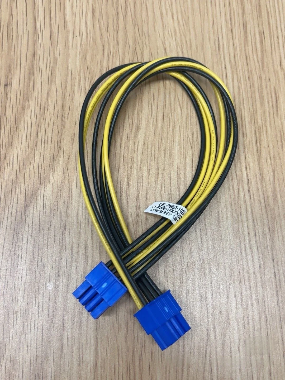 NEW FOR Supermicro 30cm GPU Power Kabel cable 8-pin EPS to 8-pin EPS CBL-PWEX-1028