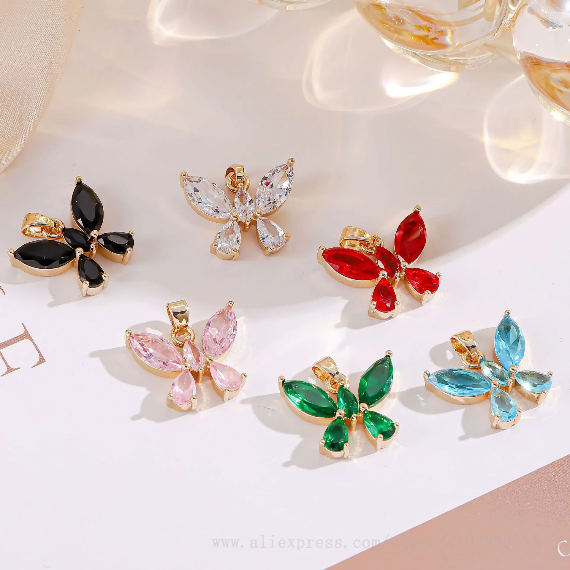

20pcs/ Bag Copper Gold-plated Popular Butterfly Pendant Accessories Crystal Butterfly Pendant Bracelet DIY Jewelry