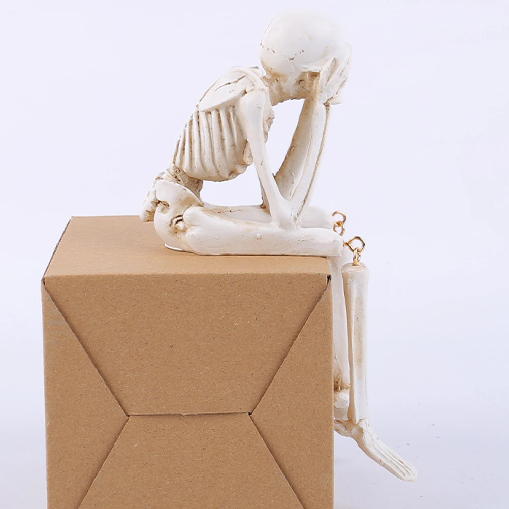 

Small Ornament Resin Material Unique Design Halloween Shelf Sitter for Office Home Festive Creepy Decor Collection