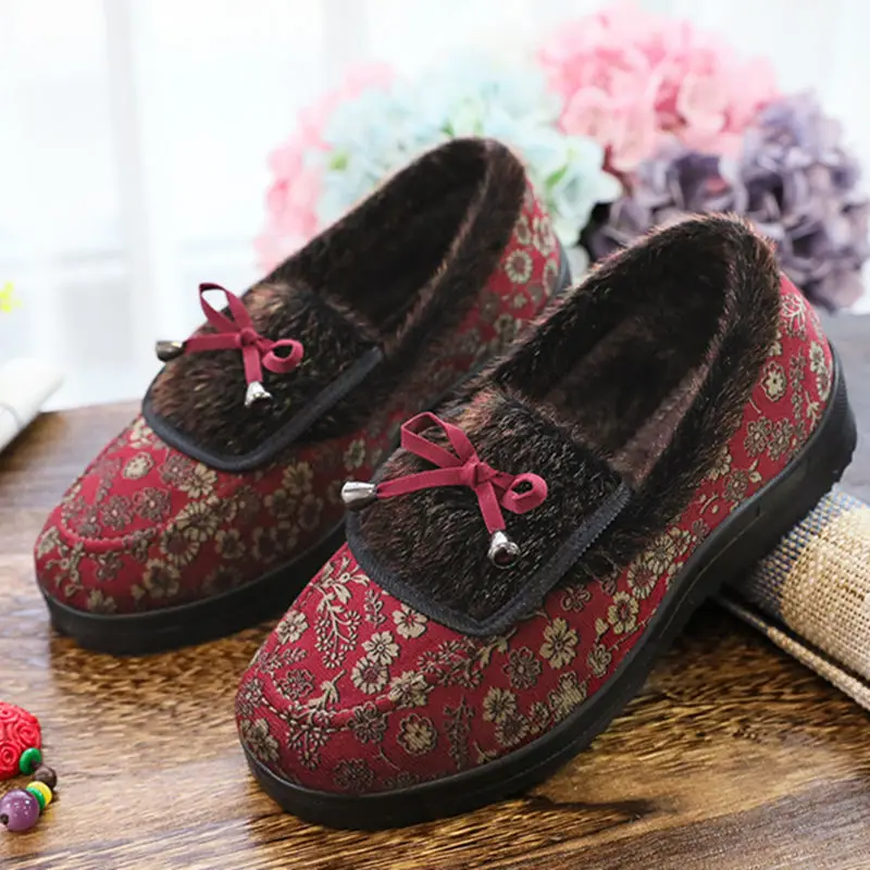 

High Quality Elderly Shoes Plush Keep Warm Lightweight Winter Women's Shoes Embroidery Bow Non-slip Comfortable Slip-on Loafers