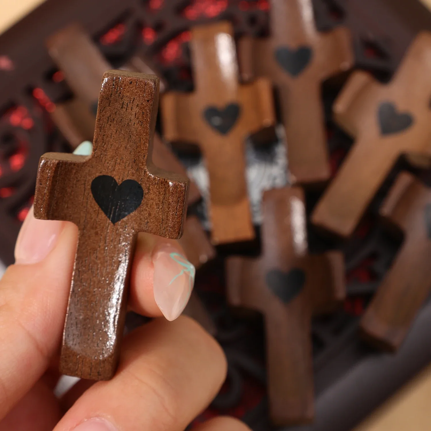 2/10Pcs New Black Walnut Wooden Cross Stress Relief Spiritual Companion Cross for Anxiety Relief My Heart Encouragement Gifts
