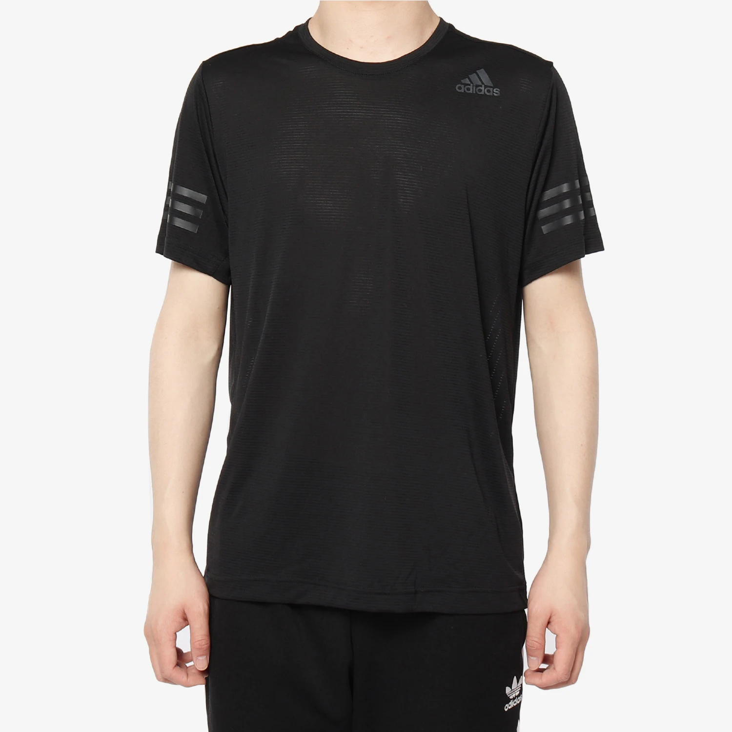 

Мужская повседневная спортивная футболка Adidas Authentic FREELIFT CC с коротким рукавом CW3927