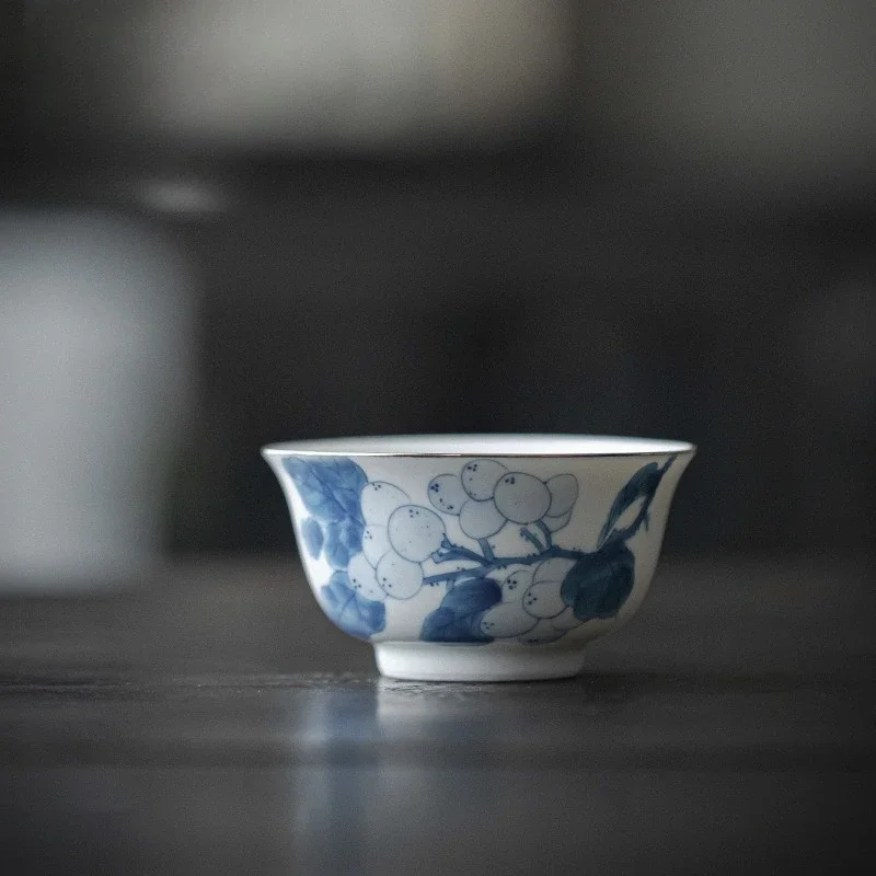 Retro blue and white hand-painted loquat teacup master cup, kung fu tea set ceramic Liu Yinkou tea cup