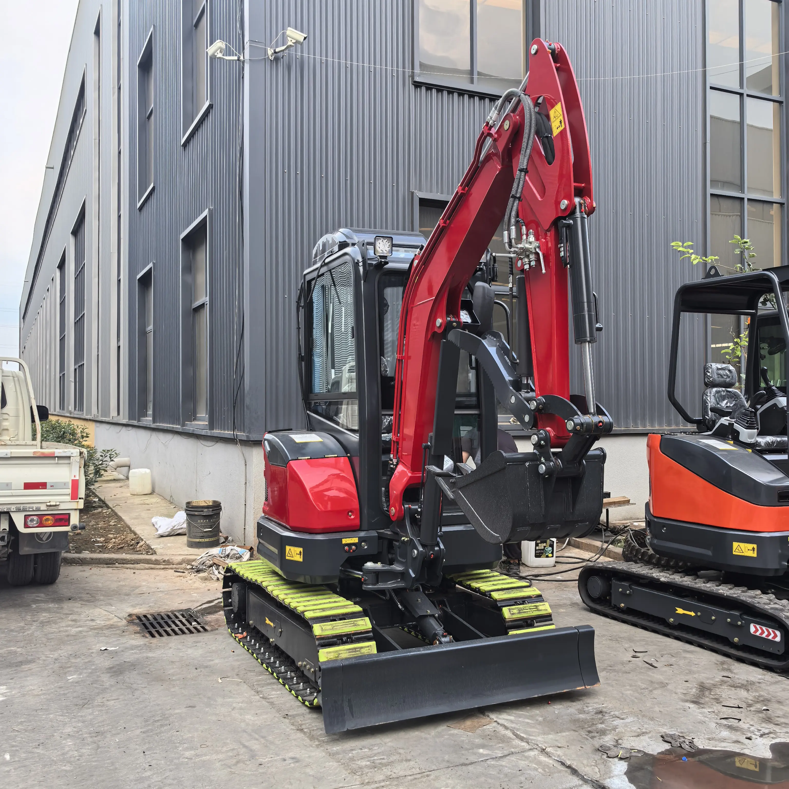 Mini Excavator 1.8 Ton 2.5 Ton Customized Multi-function Small Crawler Digger Farm Excavators Free Shipping
