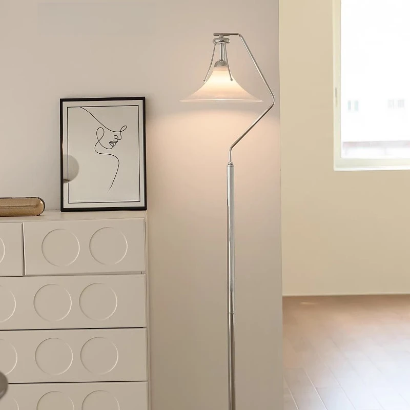 Lámparas de pie de diseño moderno y creativo, iluminación ambiental para sofás de sala de estar, accesorios de iluminación verticales de vidrio creativos