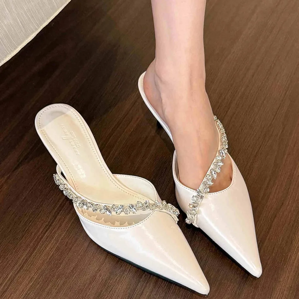

2026 New Luxury Summer Women's Fashion Crystal Mules Slippers Elegant Cover Toe Dress Slides Ladies Dancing Party Heels Shoes