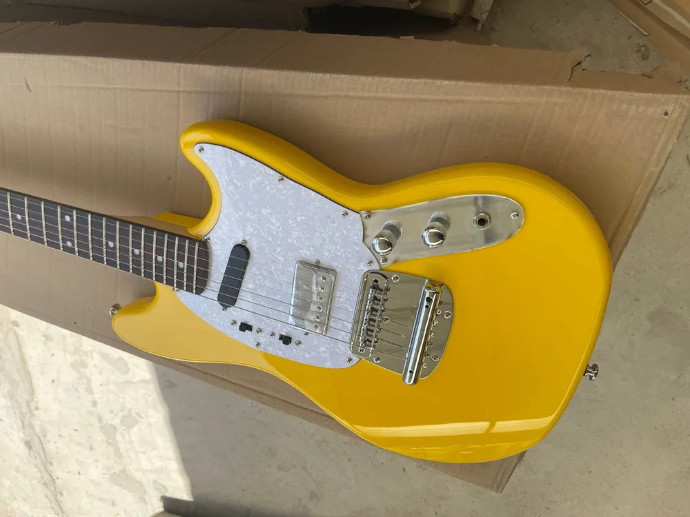 Yellow Body 6 Strings Electric Guitar with Chrome Hardware,Rosewood Fretboard,Provide Customized Service