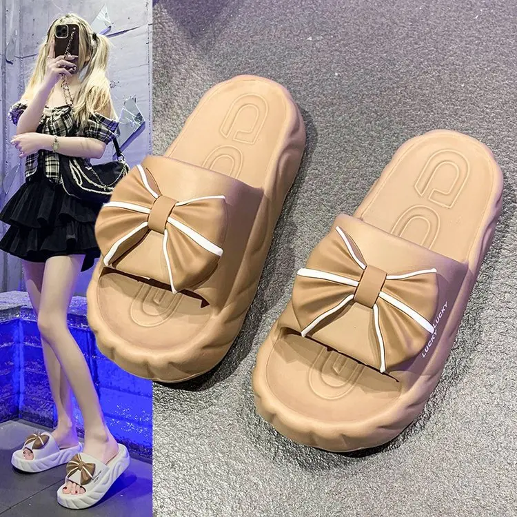 Sandal baru wanita musim panas sol tebal dalam ruangan lucu kartun gaya putri kamar mandi sandal keren ringan untuk pakaian luar