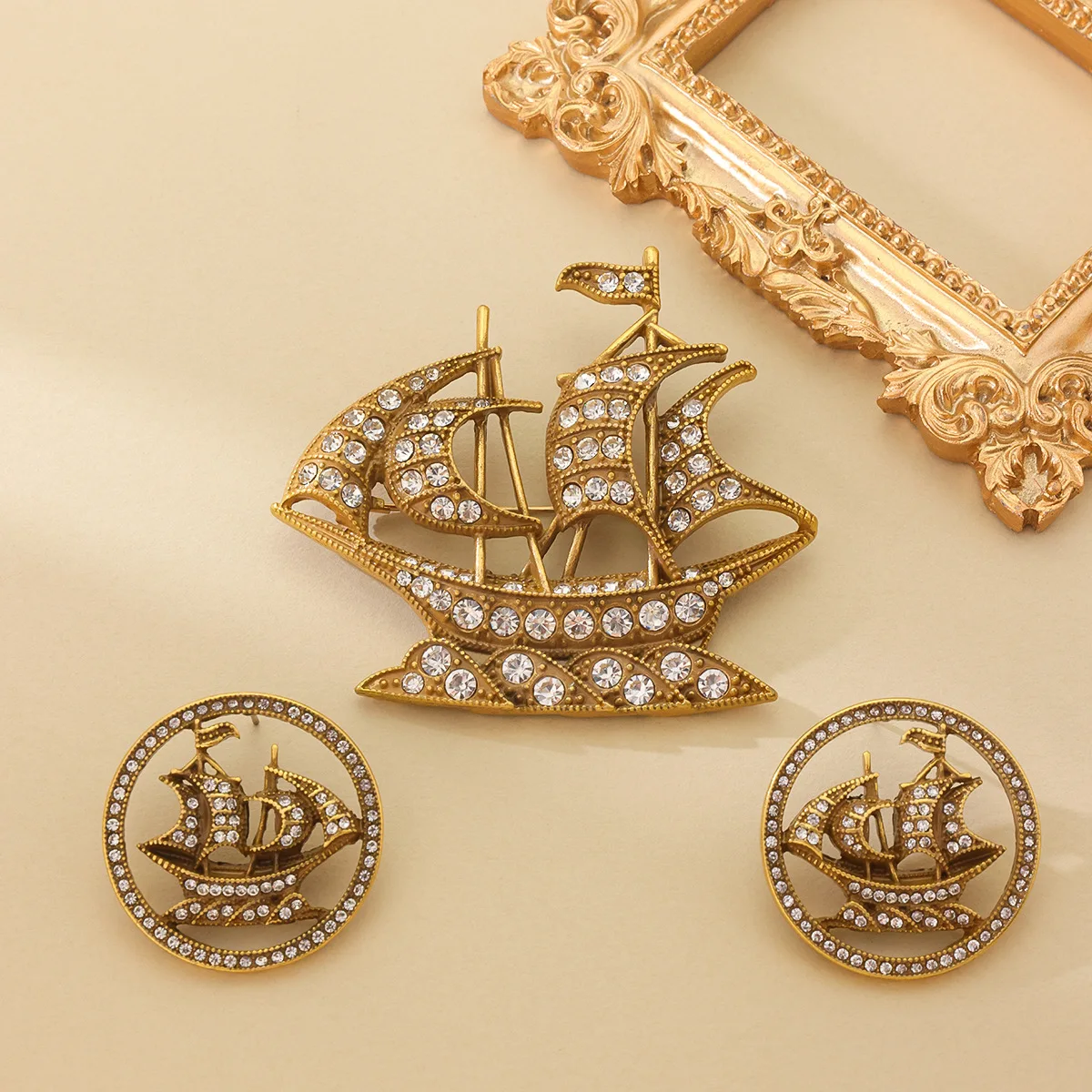 VINTAGE  Sail VOYGUE Waves Brooch EAR Stud  Сережки: новинки Accessories