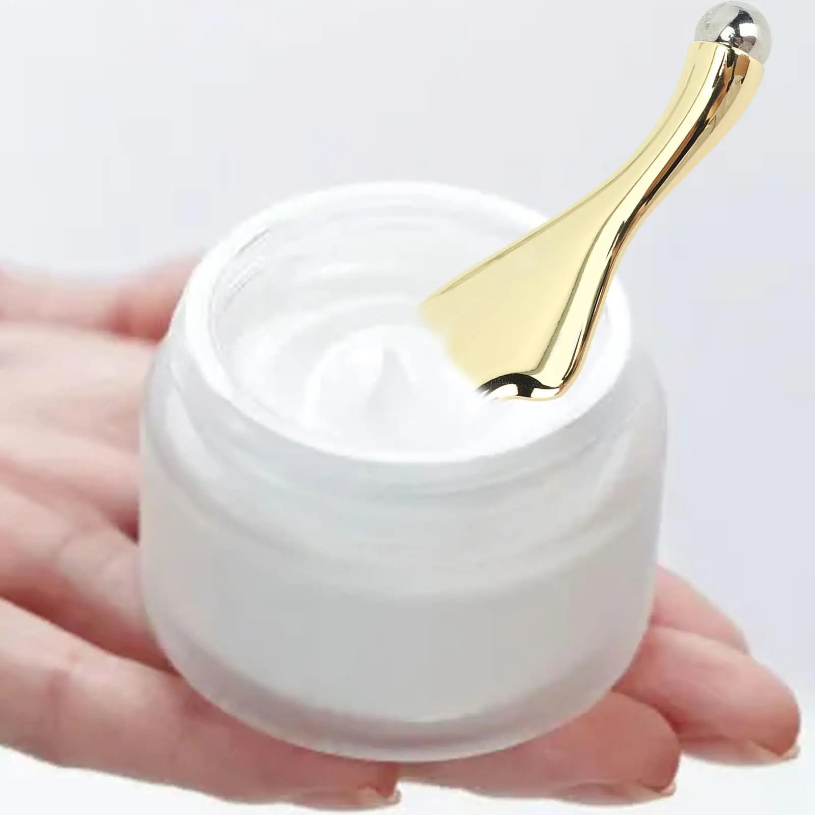 Rouleau applicateur de crème pour les yeux portable, outil de massage ergonomique en alliage de zinc pour voyage, grattage à double extrémité pour les soins de la peau