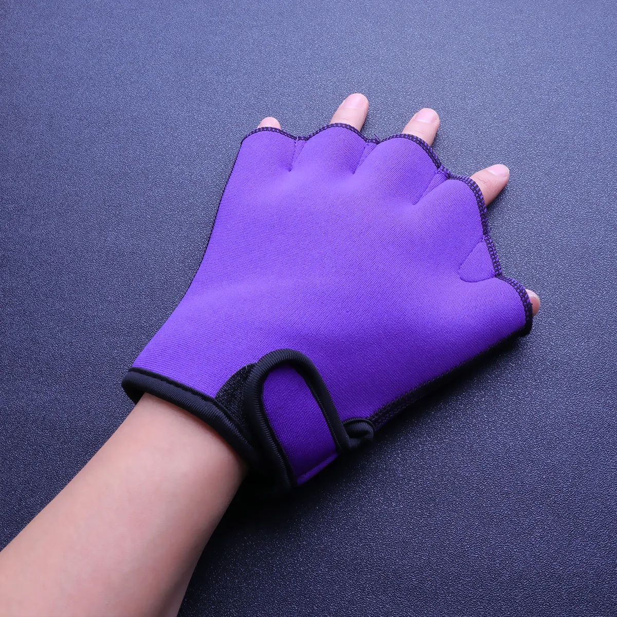 

1 Pair Duck Paddle Swimming Gloves Half Finger Webbed Neoprene Nylon Soft Breathable Swim Training Diving Gloves Purple Size S
