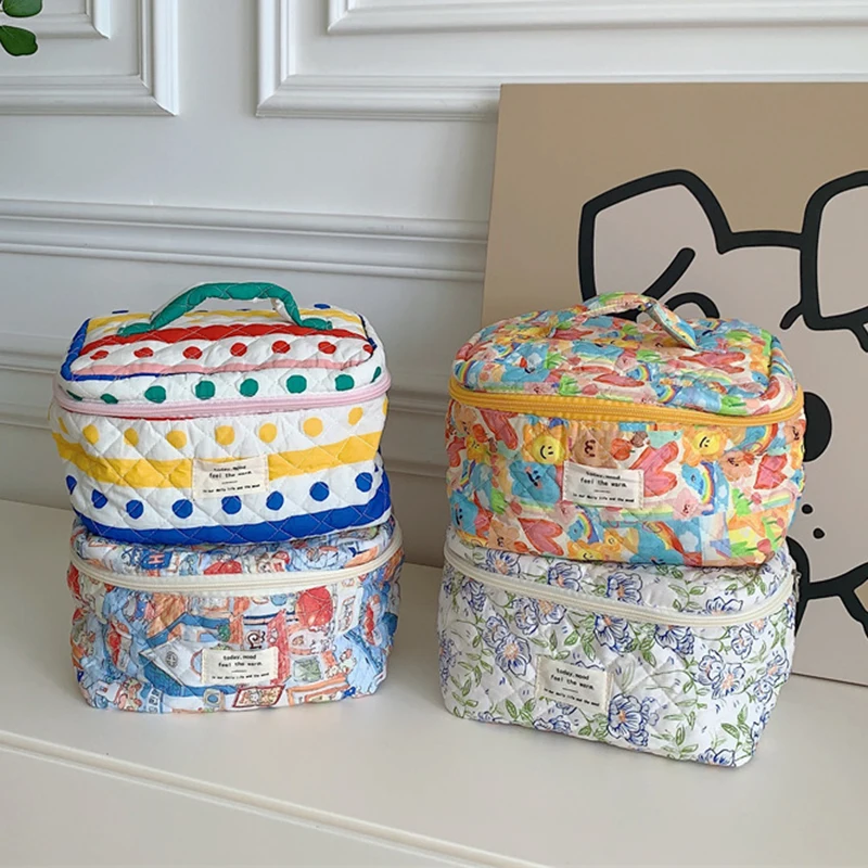 

Sweet Flower Makeup Bag Women Cotton Cloth Zipper Cosmetic Organizer Female Doodle Handbag Box Portable Toiletry Case Girls
