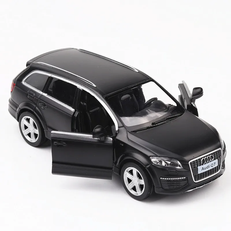 Audi Q7-Coche de aleación de lujo para niños, vehículo de simulación exquisito fundido a presión, modelo A12, 1:36