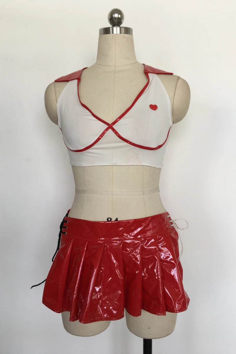 セクシーなフェイクレザーボディスーツ,ブラ,きらびやかなスパンデックス,プリーツスカート,ベアバック,胸なし