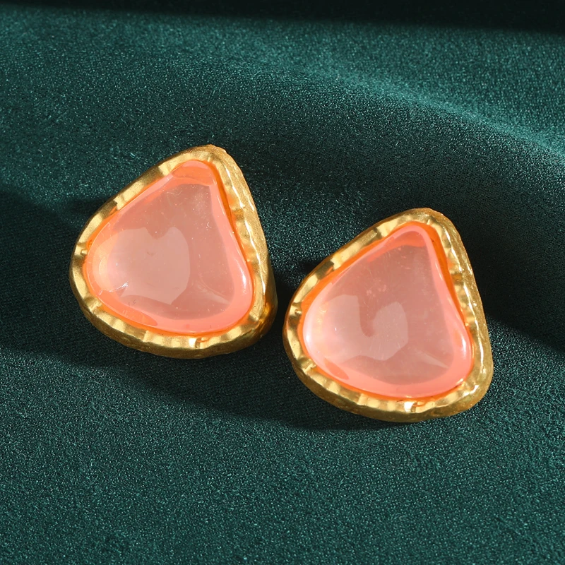

Vintage Natural Pink Earrings Stud Glass Triangle Gold Color Hammer Pattern Woman Elegant Luxury Quality Jewelry Designer 2025