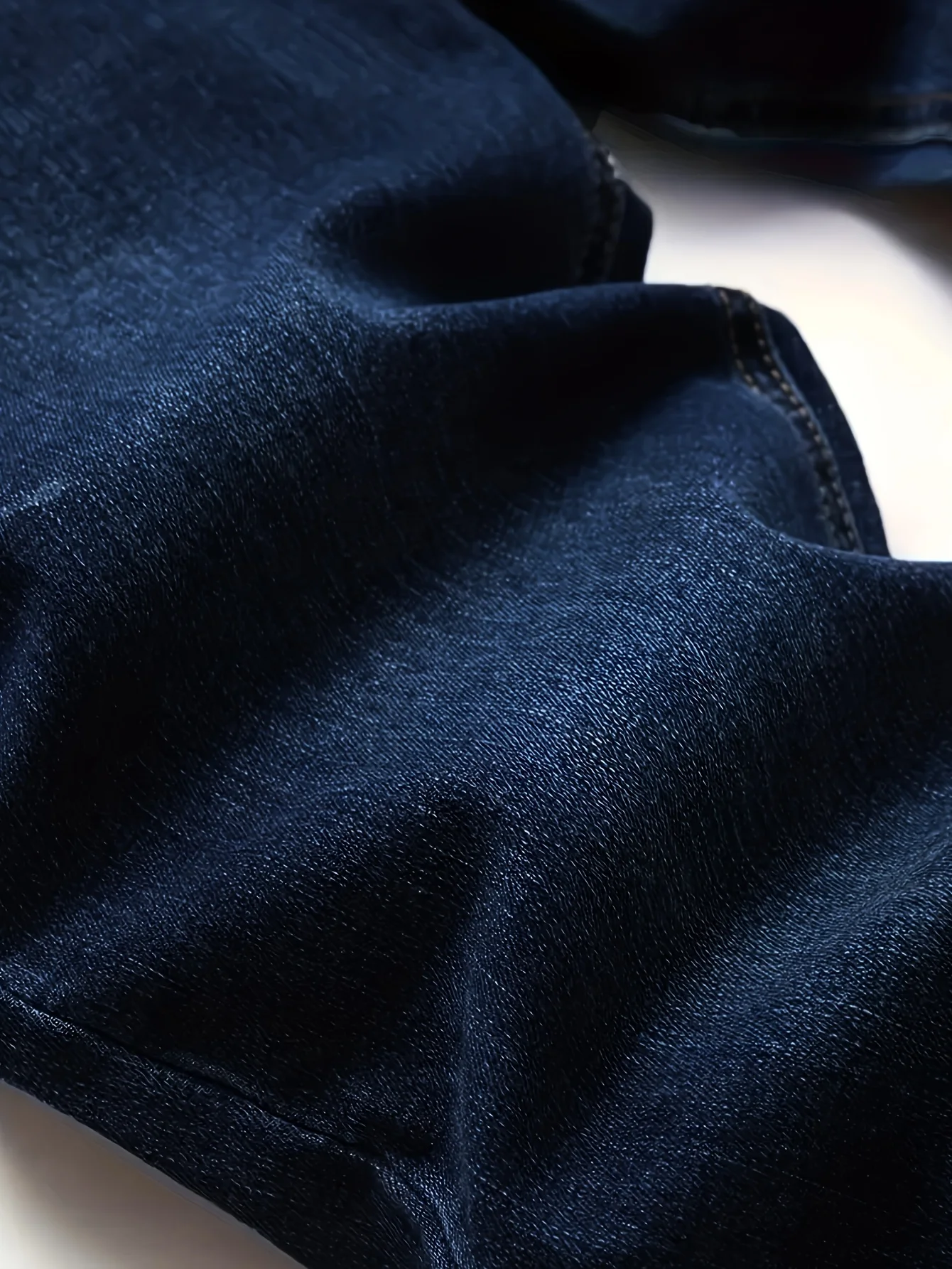 بنطال جينز رجالي خفيف الوزن بقصة ضيقة - تصميم متعثر، نمط شارع كاجوال متعدد الاستخدامات، نسيج مزيج القطن، مناسب لجميع المواسم