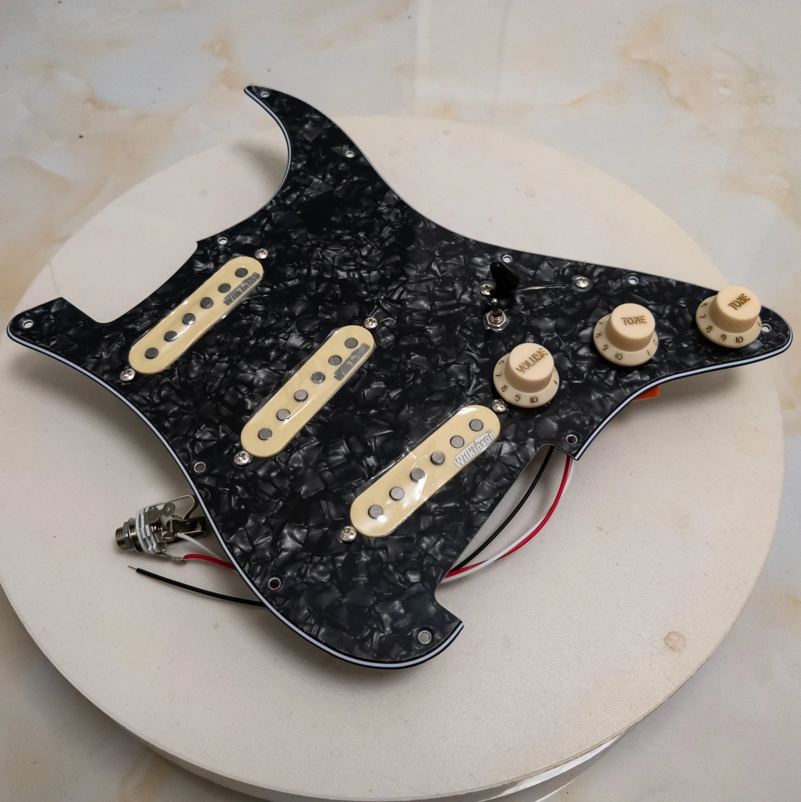 

Guitar Prewired Loaded Pickguard Set with Wilkinson Alnico V Single Coil Pickup Set for ST Guitar Upgrade or Replacement