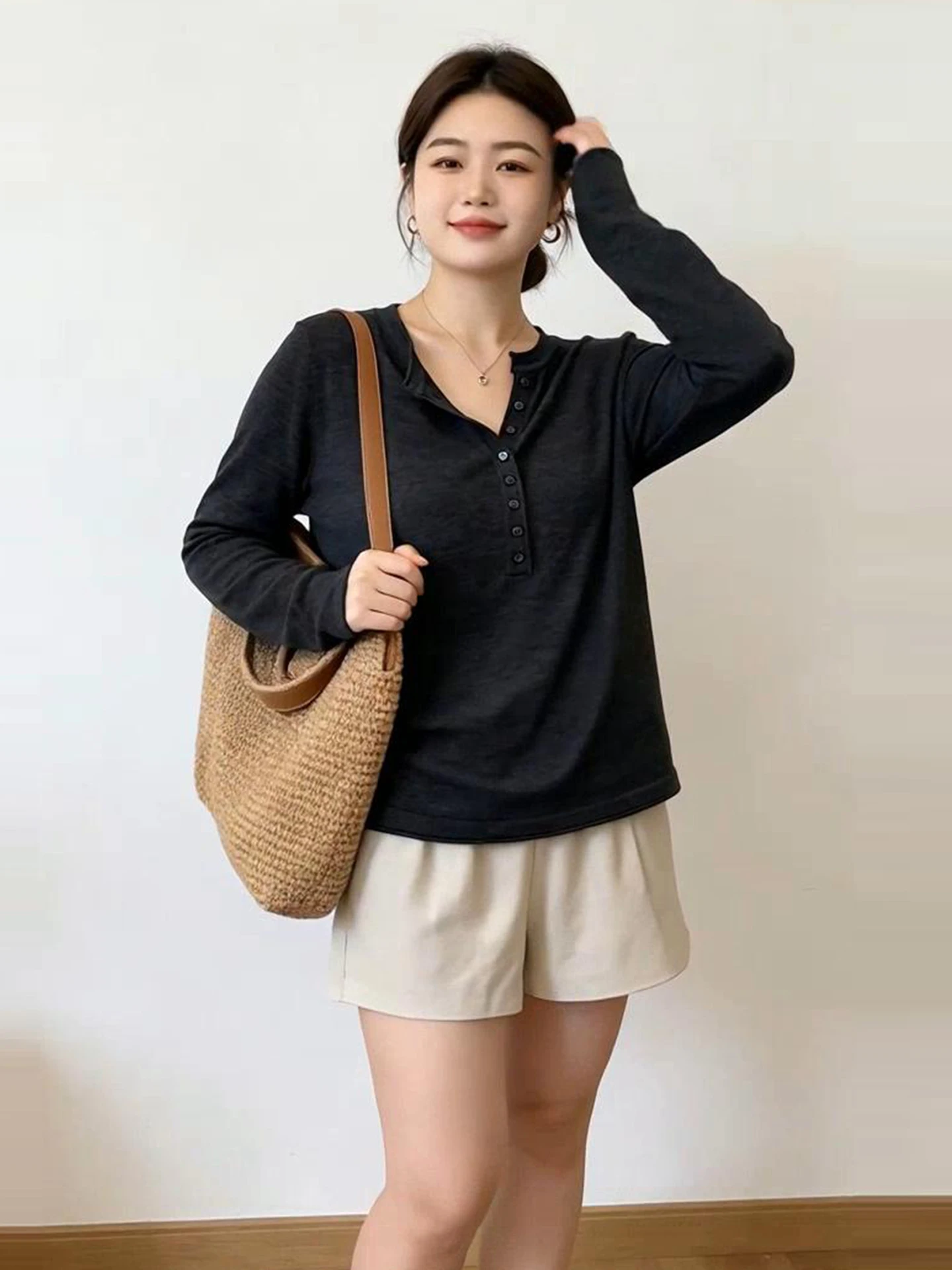 Loose Long Sleeve V-Neck T-Shirt Women's plus Size Slimming Thin Button-Up Base Shirt Inner Wear Top Loose Fit Comfortable
