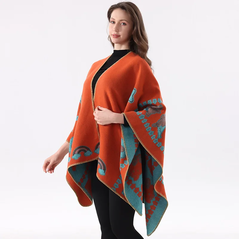 Women's fashionable, thick, ethnic-style outerwear cape.