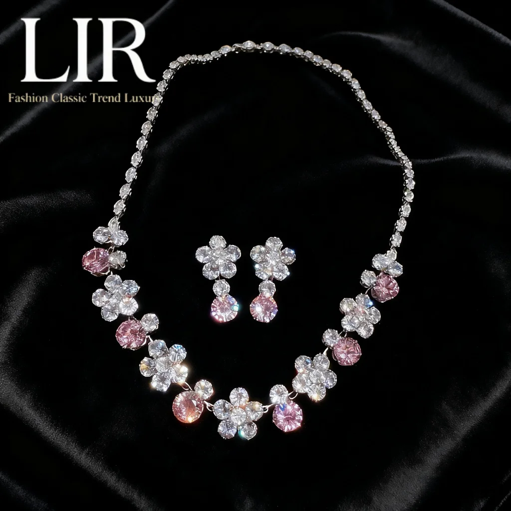 

Женский комплект украшений на заказ LIR: блестящее ожерелье с морским цирконом и цветком персика, серьги с цирконом Luxe Blossom