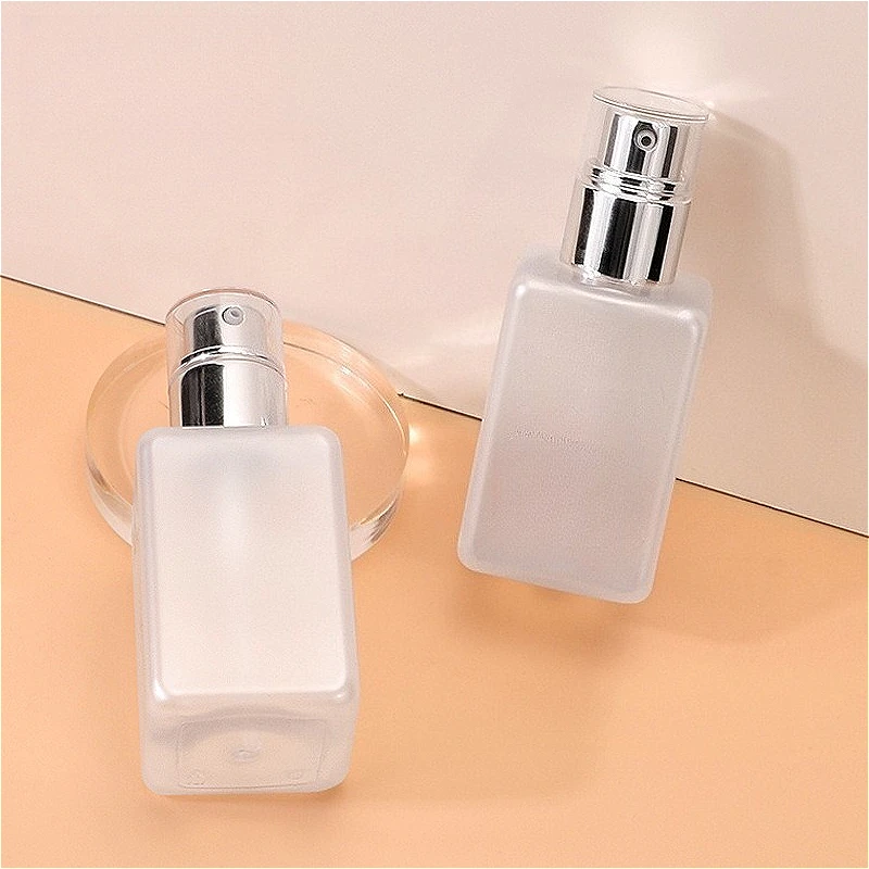 

125ml Frosted PET Square Lotion Bottle with Pump, Refillable Empty Cosmetic Container for Skincare Body Lotion