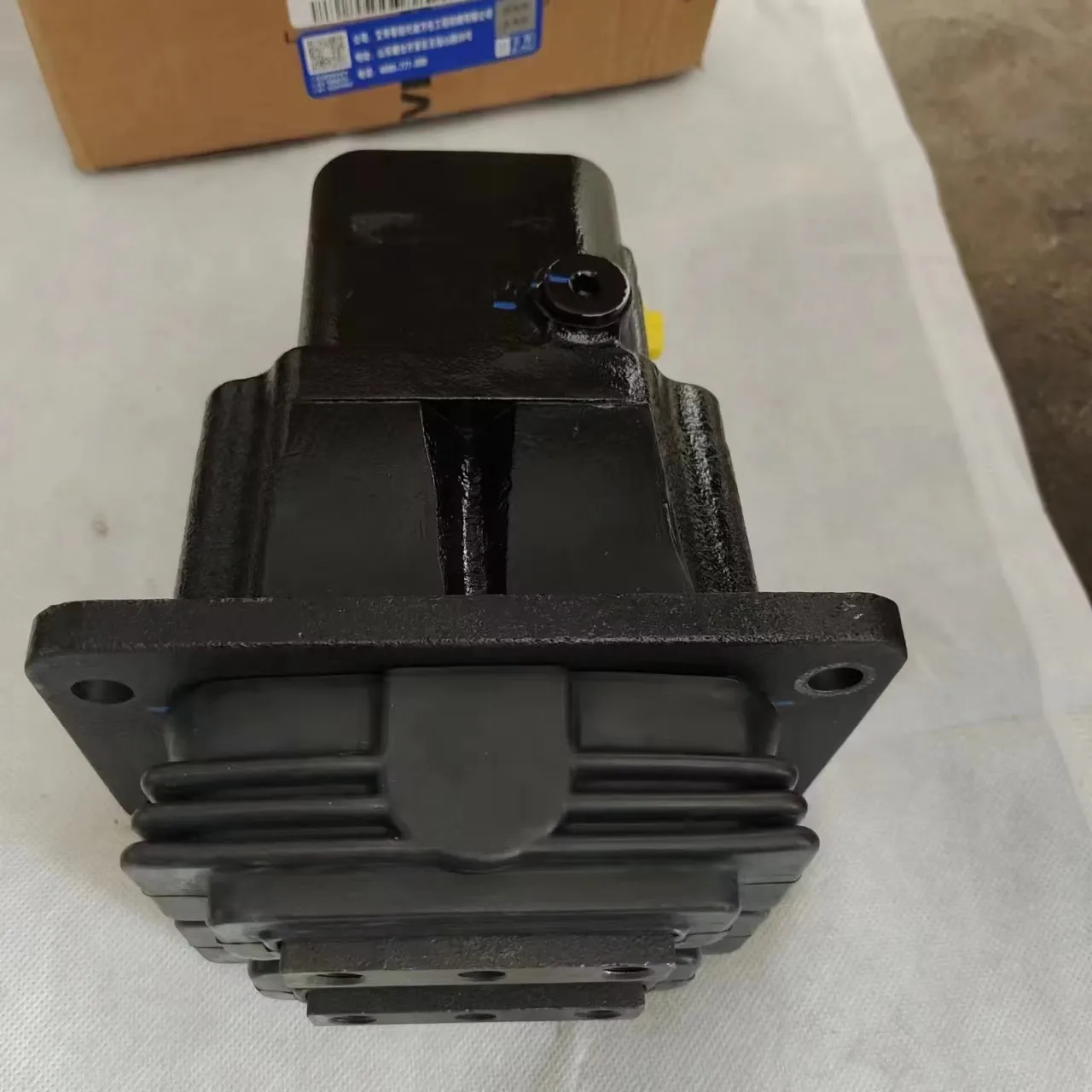 

Develon Bob Cat DX140 Pedal Valve 420-00467 410119-00003 420-00467A 410119-00003A Hydraulic Pedal Valve