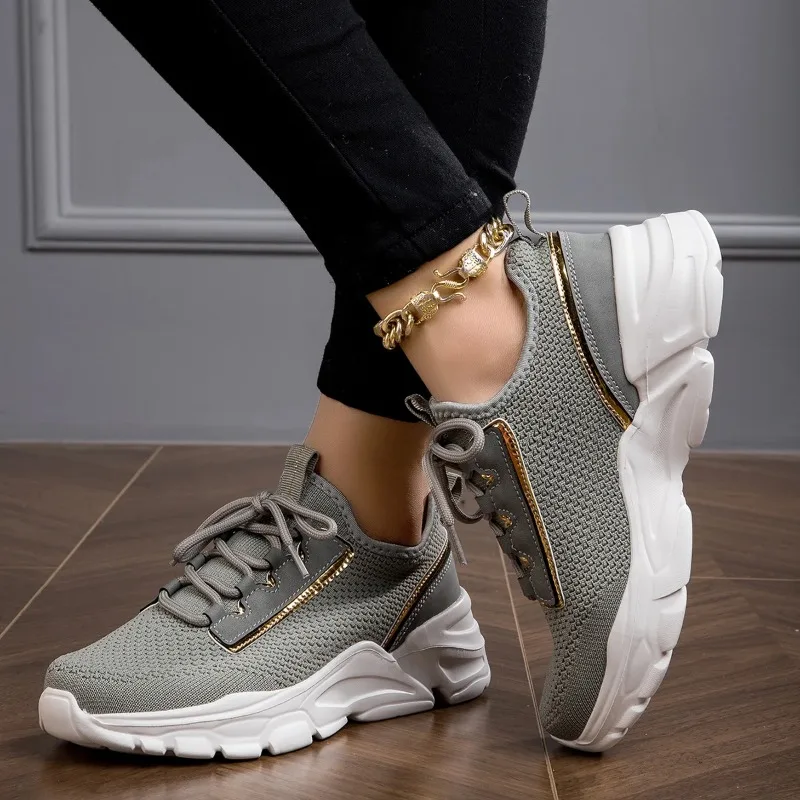 

Уличные дышащие кроссовки для женщин на весну и лето с легкой сетчатой тканью на шнуровке и летающим плетением