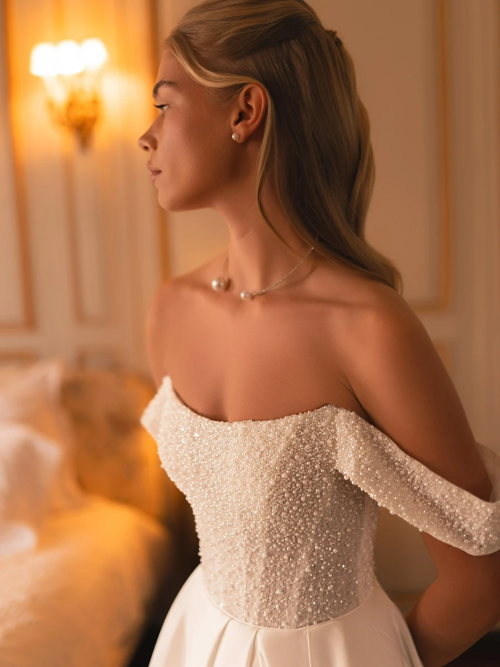 Sweet Satin Graceful Off Shoulder Wedding Gown Customized Classic Pearls A Line Romantic Side Split Women Dreamy Bride Gown