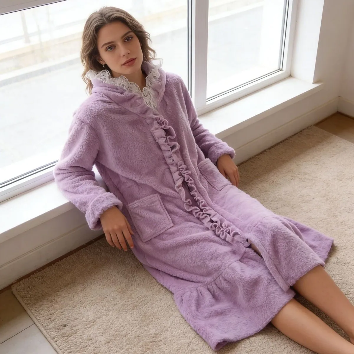 

Женский длинный теплый халат, домашняя одежда 2026, осенне-зимний коралловый бархатный утепленный халат, повседневная мягкая однотонная кружевная одежда для дома
