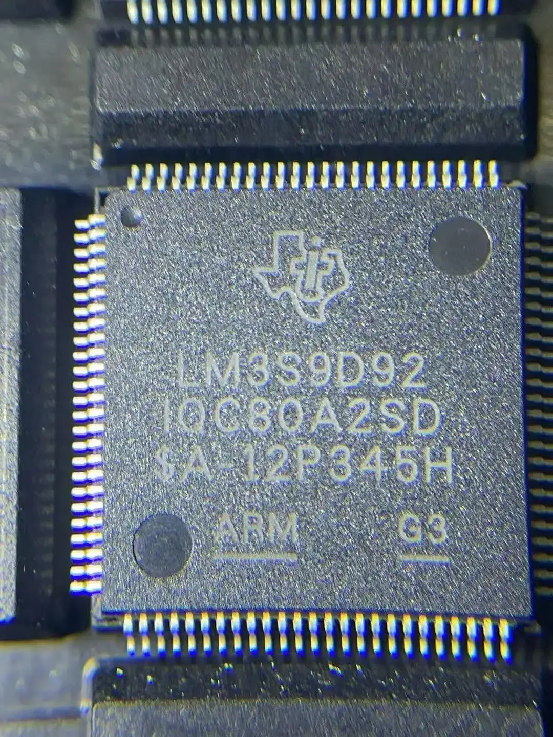 

Микроконтроллер LM3S9D92-IQC80-A2T LQFP-100 - Без указания конкретного бренда - Новое состояние