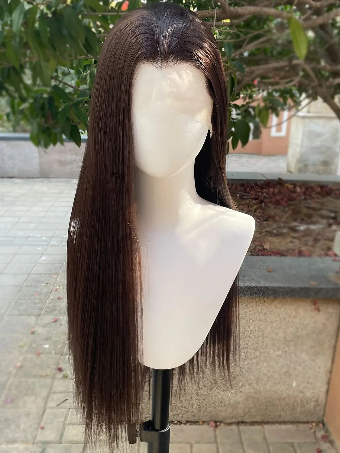Widow Peak Mittelbraune 13 x 4 synthetische Lace-Front-Perücken für Frauen, 66 cm lange, gerade synthetische Perücken, Widow's Peak Cosplay-Perücken