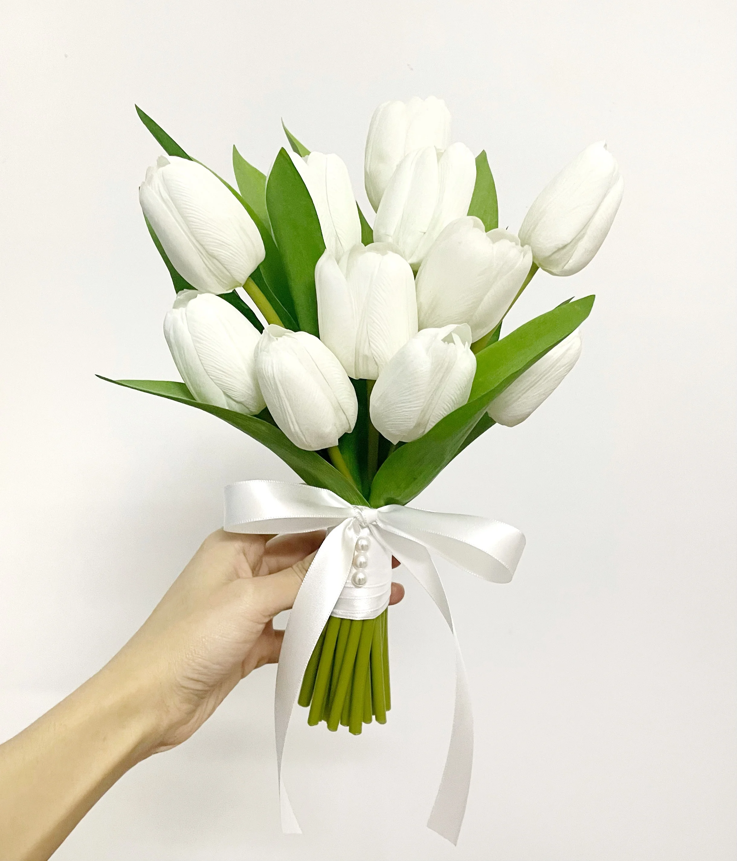 Ramo de flores de boda de imitación clásica, flor de novia de tulipán blanco, flor de retención, flor de seda, nuevo, 2024, WB170