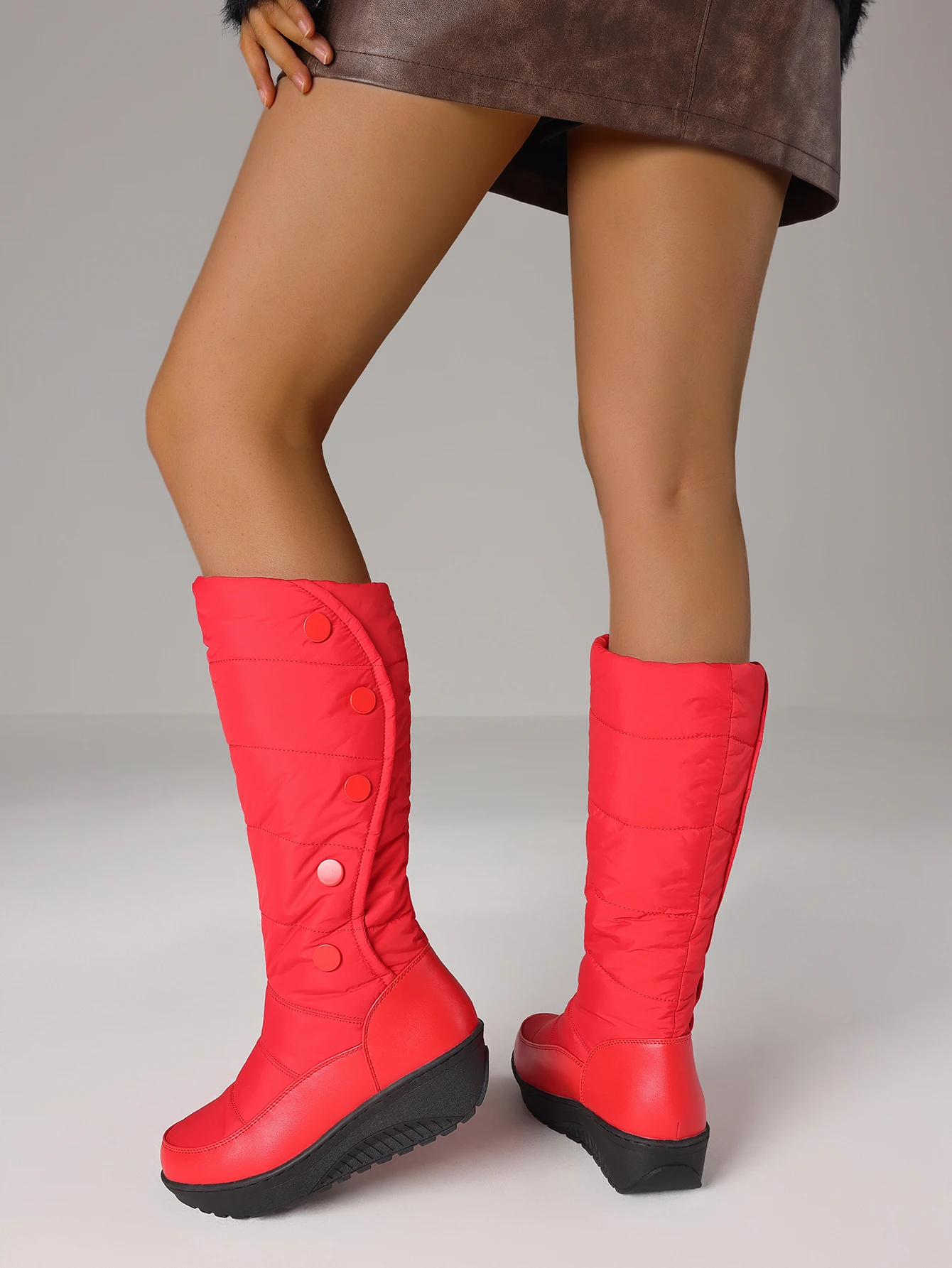 快適な女性のスノーブーツ、スリッポン、ラウンドトゥ、ウェッジヒール、プラットフォーム、ミッドカーフ、ラグジュアリーな暖かいプラッシュ、ふわふわの冬用シューズ