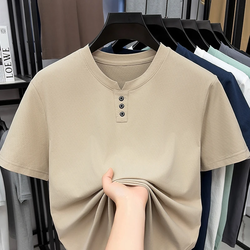 Herren Casual Kurzarm Henley T-Shirt mit V-Ausschnitt und drei Knöpfen, leichte, atmungsaktive T-Shirts für Herren, Alltagsoutfits. – Detail 13