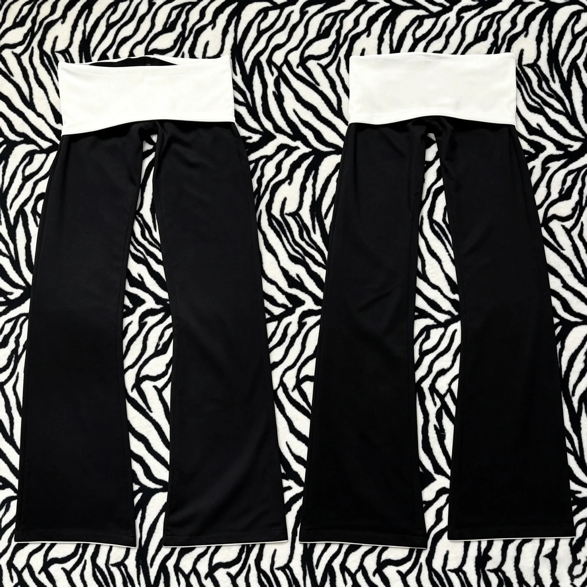 Y2K Hose mit hochgekrempelter Taille, ausgestellter Beinpartie, farblich kontrastierendem Bund, schmal geschnitten, Bootcut-Hose, lässige Streetwear, 90er-Jahre-Stil – Detail 1