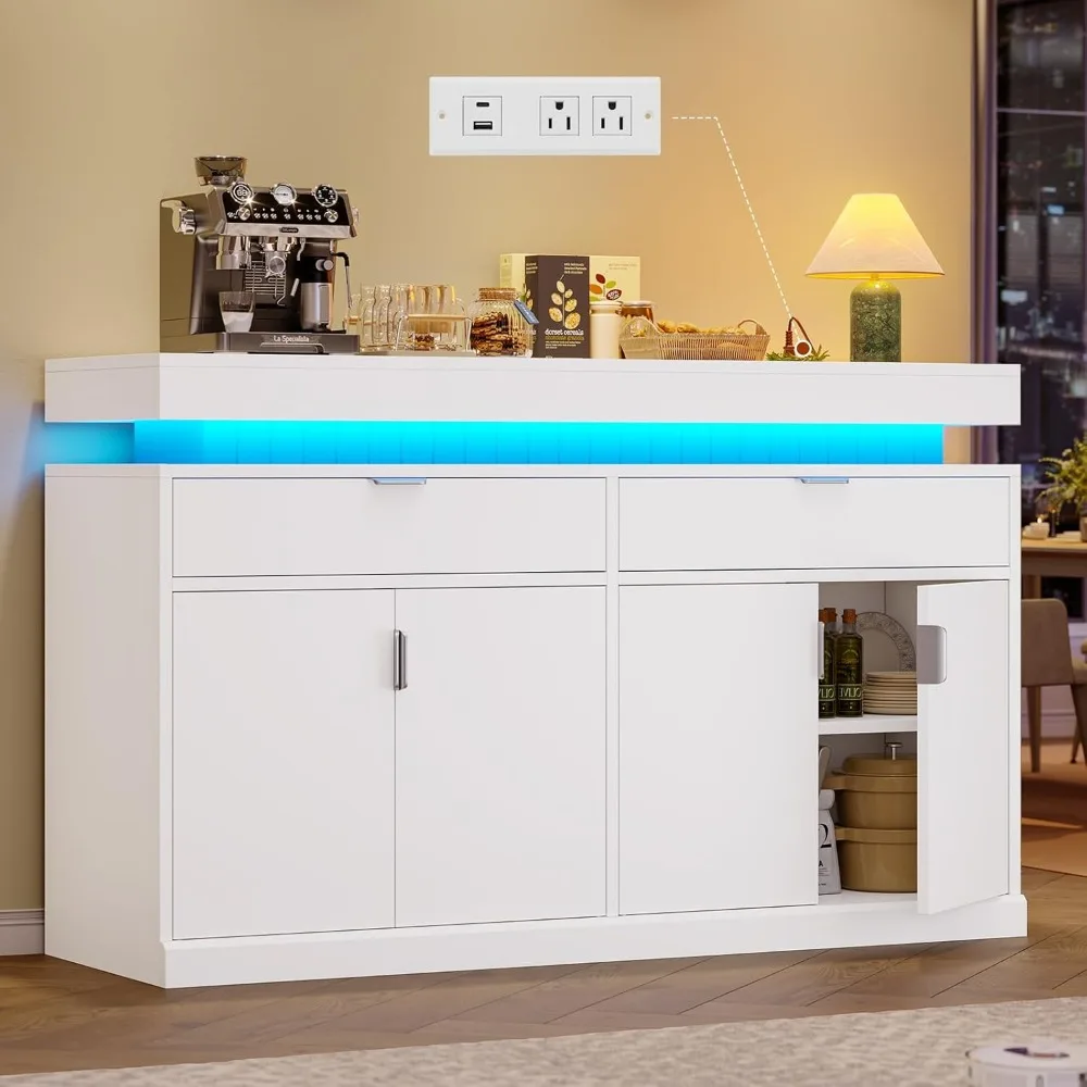 خزانة جانبية بوفيه بيضاء طويلة حديثة مع إضاءة LED ومحطة شحن، أرفف قابلة للتعديل Credenza لبار القهوة والنبيذ