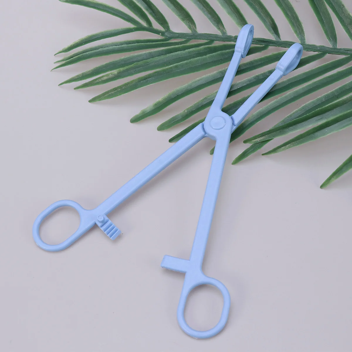 

1Pcs Pet Stool Clamp ABS Plastic Durable Reptile Lizards Cotton Ball Clamp Scissors Shape Pet Cleaning Supplies Grabber